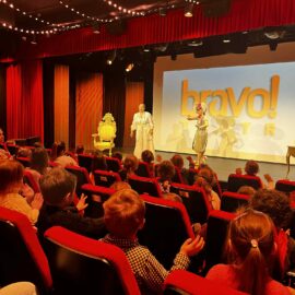 Wychodzimy do teatru